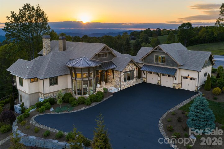 A home in Grand Highlands At Bearwallow, Hendersonville