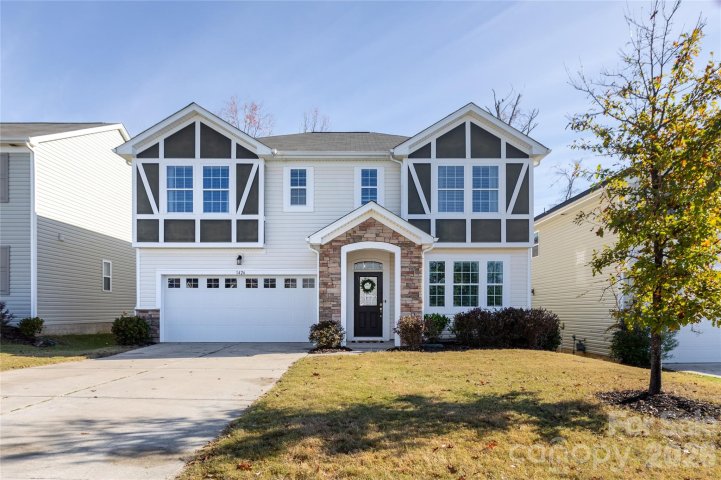 1426 Kings Grove Drive sold home in Kings Grove Manor, York, SC