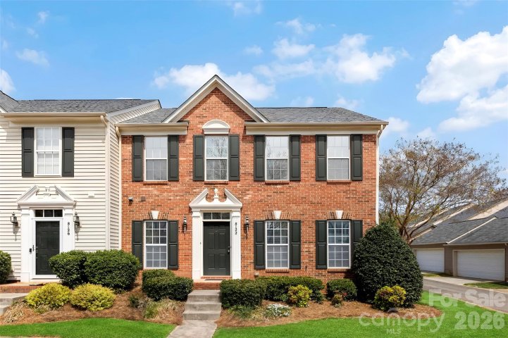 8122 Bridgegate Drive pending home in Gilead Ridge, Huntersville, NC