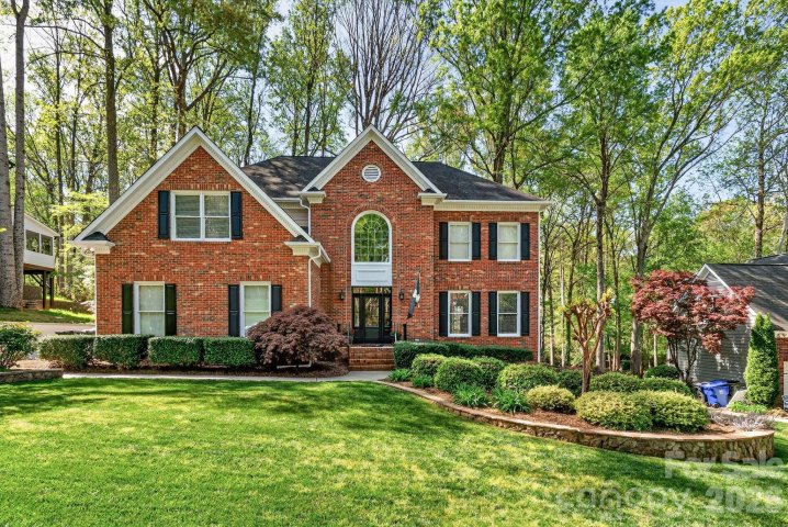 15819 Breton Brook Street sold home in Wynfield Forest, Huntersville, NC