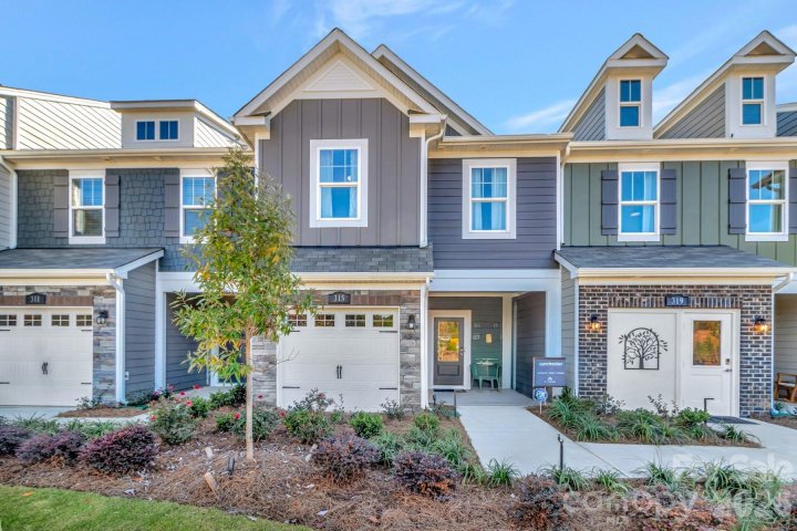 315 Hendley Drive active home in Bellamore, York, SC