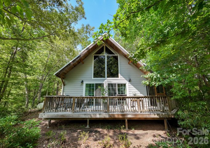 A home in Wolf Creek Heights, Almond
