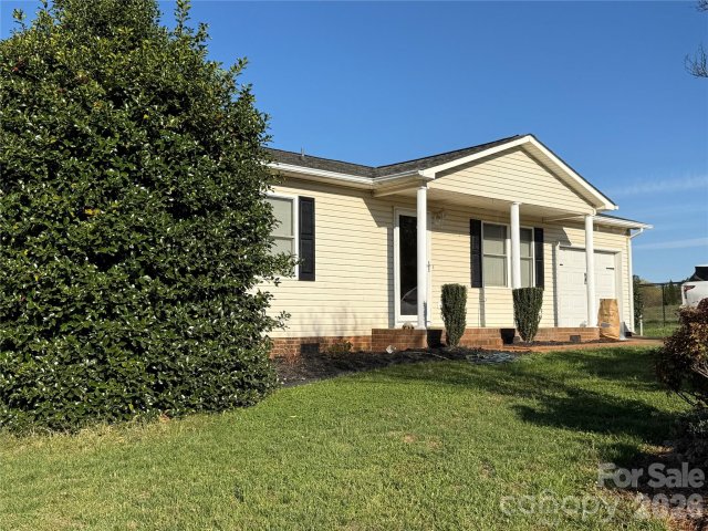928 Lyndsey Brooke Court pending home in Country Crossing, Lincolnton, NC