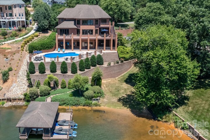 A home in Olivers Landing, Hickory