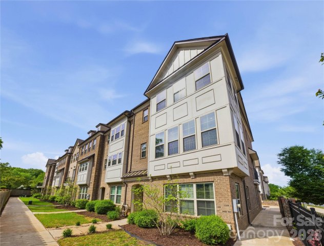 1105 Towns Hill Way active home in Madison Park, Charlotte, NC