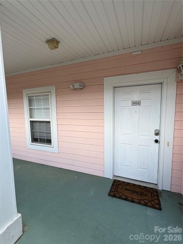 9054 Meadow Vista Road pending home in Heatherstone, Charlotte, NC