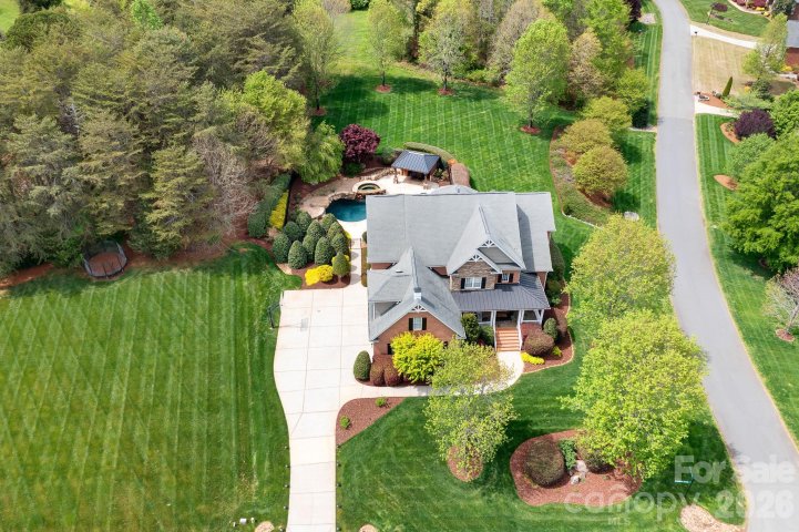 104 Elizabeth Brook Drive sold home in Anniston, Davidson, NC