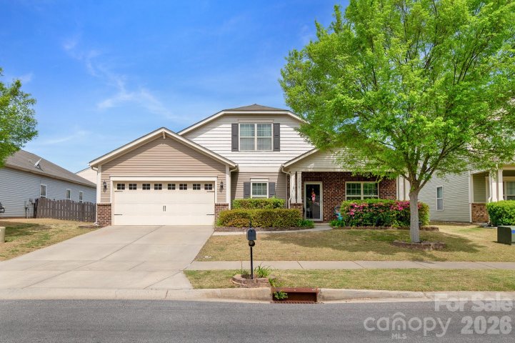 1710 Yellow Daisy Drive pending home in Fairhaven, Matthews, NC