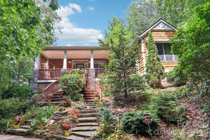 1063 Swiss Pine Lake Drive active home in Swiss Pine Lake, Spruce Pine, NC