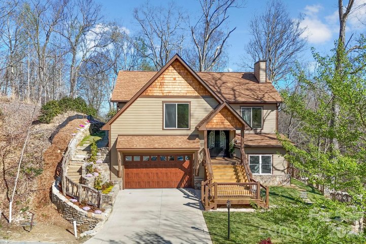162 Preserve Court active home in Carriage Park, Hendersonville, NC