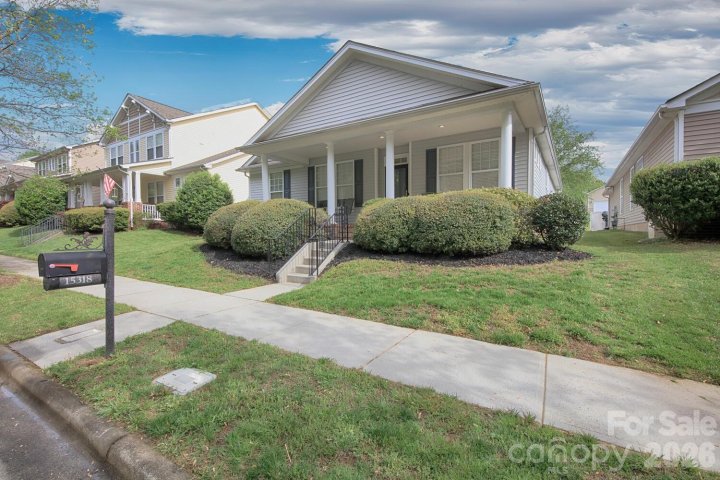 15318 Hugh Torance Parkway active home in MacAulay, Huntersville, NC