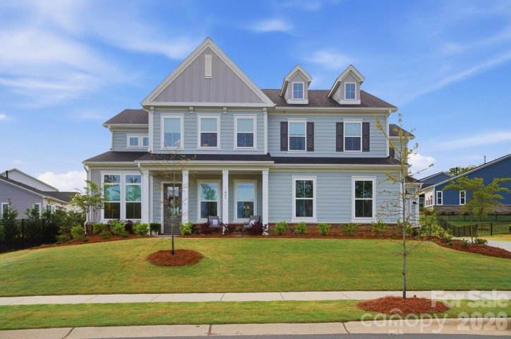805 Lakeforest Drive pending home in McLean - South Shore, Belmont, NC