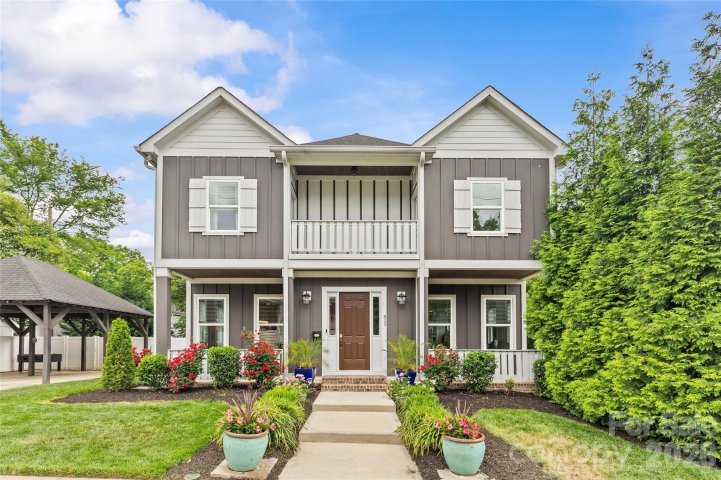 815 W Kingston Avenue active home in Wilmore, Charlotte, NC
