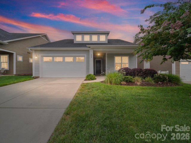 253 Stone Mountain Way active home in Trilogy Lake Norman, Denver, NC