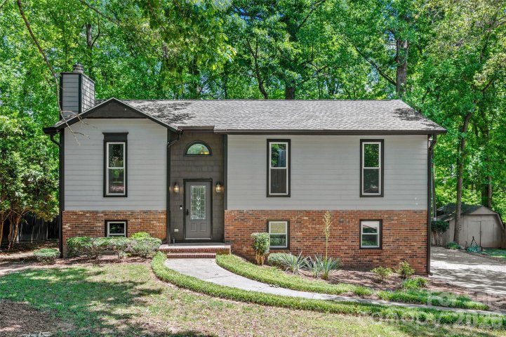 204 Swamp Fox Drive active home in Foxwood, Fort Mill, SC