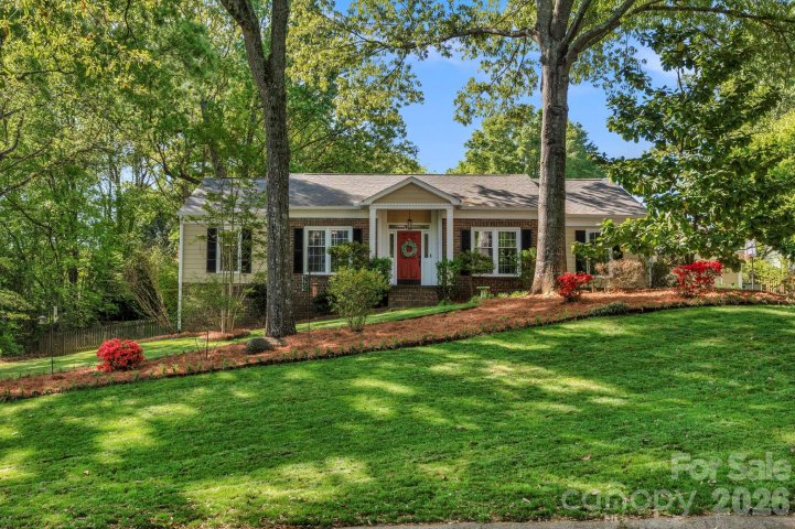 8633 Ducksbill Drive pending home in Raeburn, Charlotte, NC