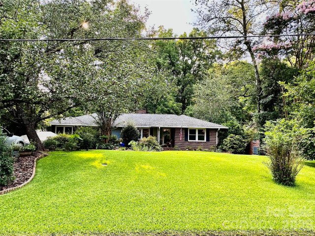 407 Pine Street active home in Whiteville Park, Fort Mill, SC