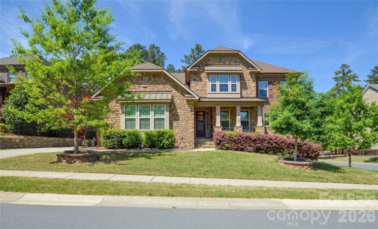 16402 Doves Canyon Lane active home in The Palisades, Charlotte, NC