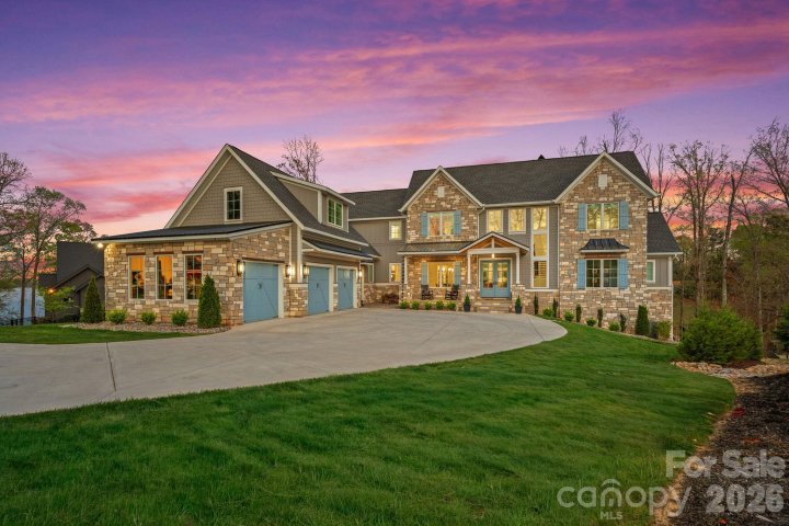 5907 Kiowa Road active home in Kiowa Pointe, Clover, SC