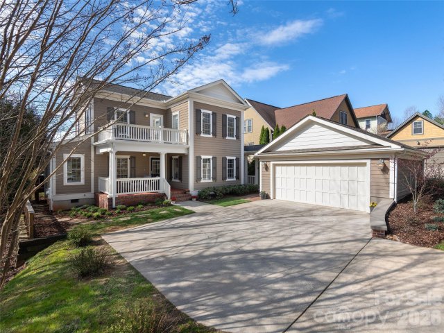1672 Olmsted Drive pending home in Biltmore Park, Asheville, NC