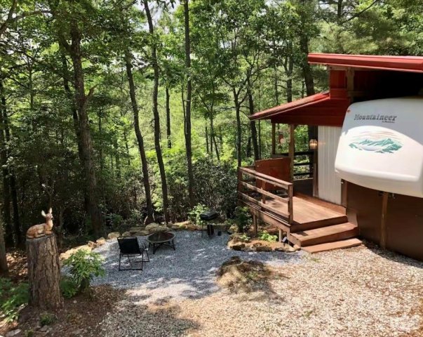 475 Bear Cub Drive sold home in Bear Den Acres, Spruce Pine, NC