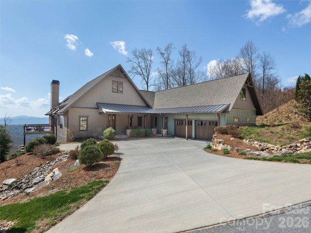 31 Wonderland Ridge Lane pending home in Southcliff, Fairview, NC