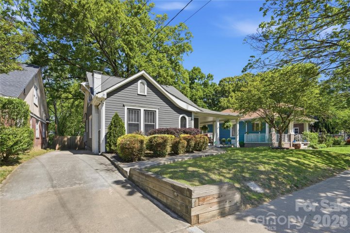 1716 Wilmore Drive pending home in Wilmore, Charlotte, NC