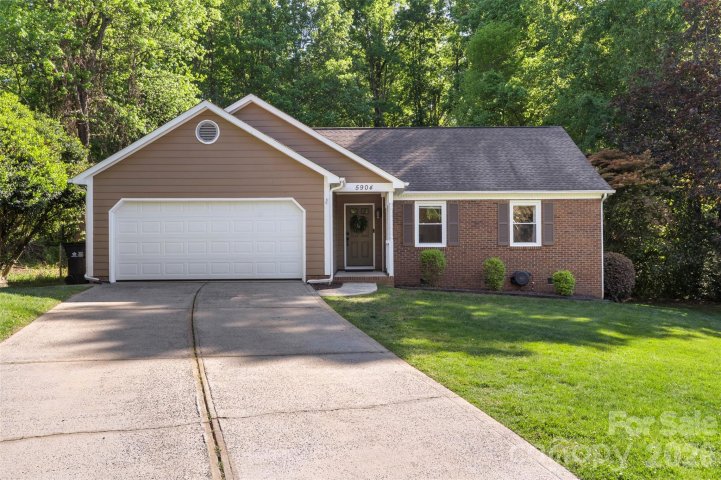 5904 Scots Bluff Drive sold home in McAlpine Woods, Charlotte, NC