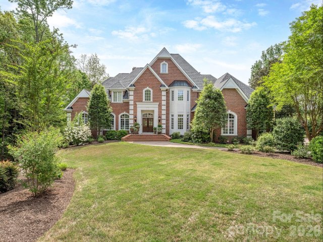 6528 Chipstead Lane pending home in Piper Glen, Charlotte, NC