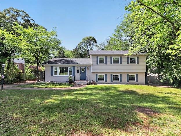 3025 Dunaire Drive active home in Windsor Park, Charlotte, NC