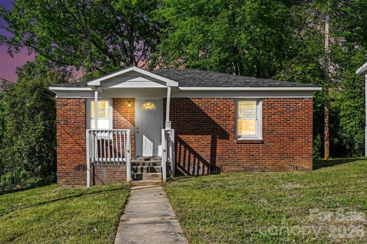 2604 Booker Avenue active home in Washington Heights, Charlotte, NC