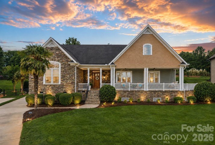 934 Lake Club Drive pending home in Lake Club, Rock Hill, SC