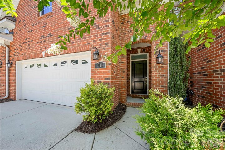 904 Ospre Lane pending home in Beacon Knoll Villas, Fort Mill, SC