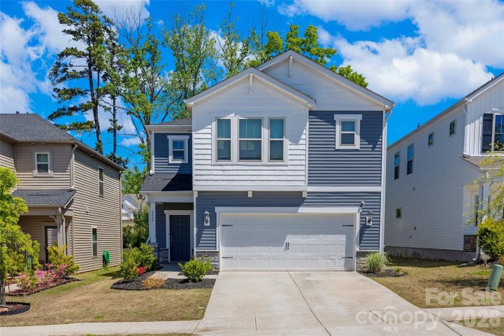 4009 Woodland View Drive active home in Larkhaven Hills, Charlotte, NC
