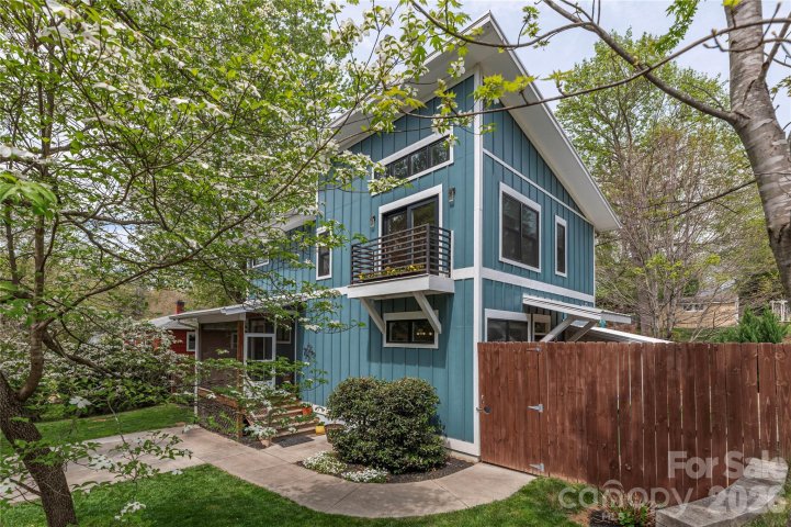 135 Salola Street sold home in Malvern Hills, Asheville, NC