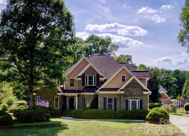 279 Woodstream Circle pending home in Norman Woods, Mooresville, NC