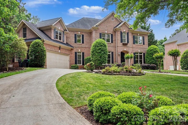 10615 Lederer Avenue active home in Ballantyne Country Club, Charlotte, NC