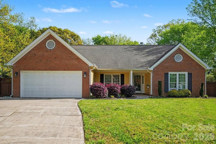 12201 Windus Court pending home in Yorkshire, Charlotte, NC