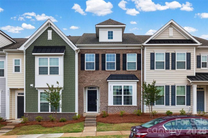 4503 Potters Wheel Drive active home in Elizabeth, Fort Mill, SC