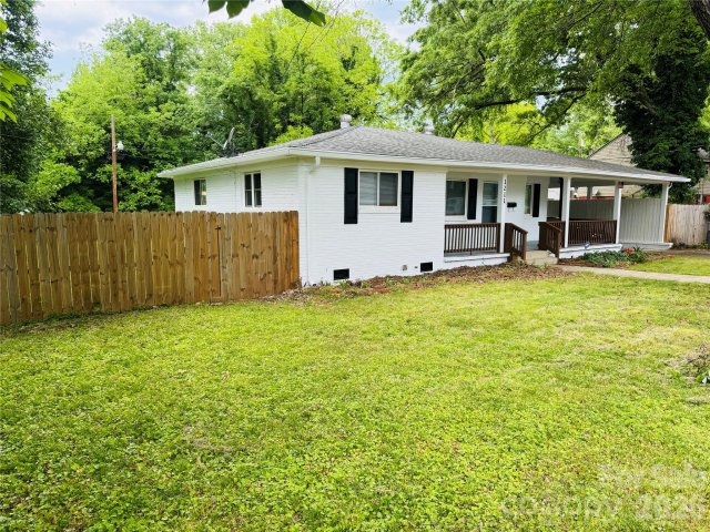1211 Campus Street active home in Washington Heights, Charlotte, NC
