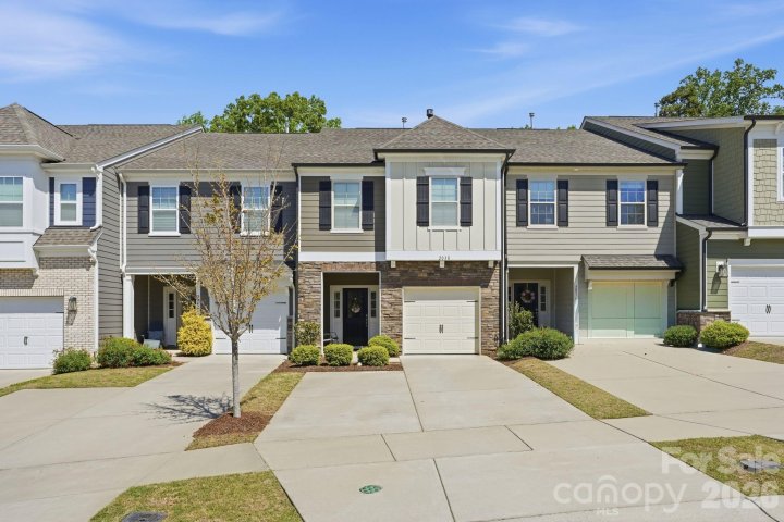2038 Suttonview Road pending home in Masons Bend, Fort Mill, SC