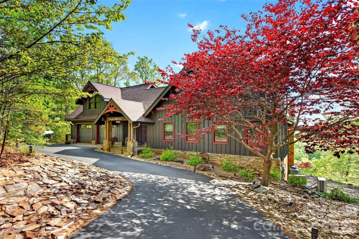 965 Grandview Peaks Drive pending home in Grandview Peaks, Nebo, NC
