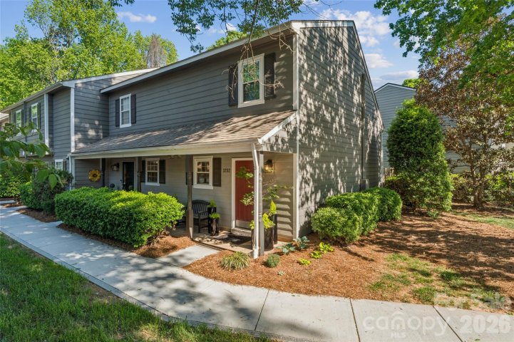 3252 Heathstead Place active home in Heathstead, Charlotte, NC