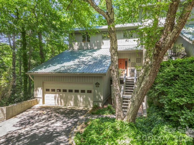 135 Mountain Village Boulevard active home in Rumbling Bald On Lake Lure, Lake Lure, NC