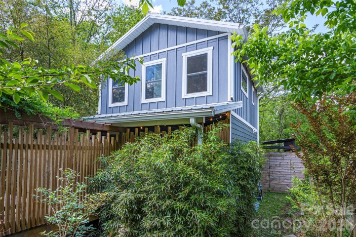 149 State Street pending home in West Asheville, Asheville, NC
