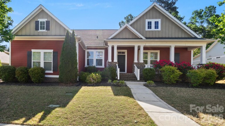 1226 Kings Bottom Drive active home in Massey, Fort Mill, SC