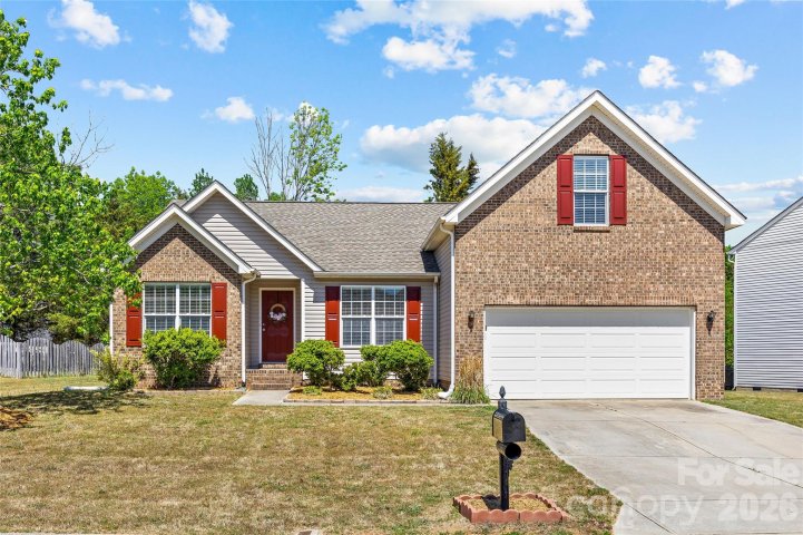 2105 Broad Plum Lane pending home in Brandon Oaks, Indian Trail, NC