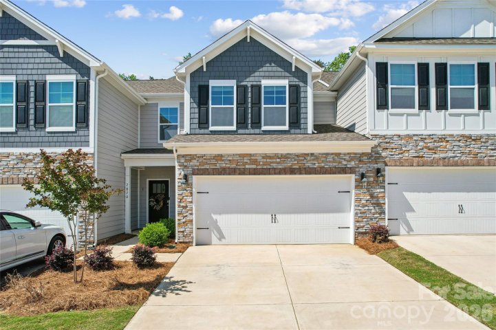 7870 Iron Road active home in Blackstone Bay, Sherrills Ford, NC