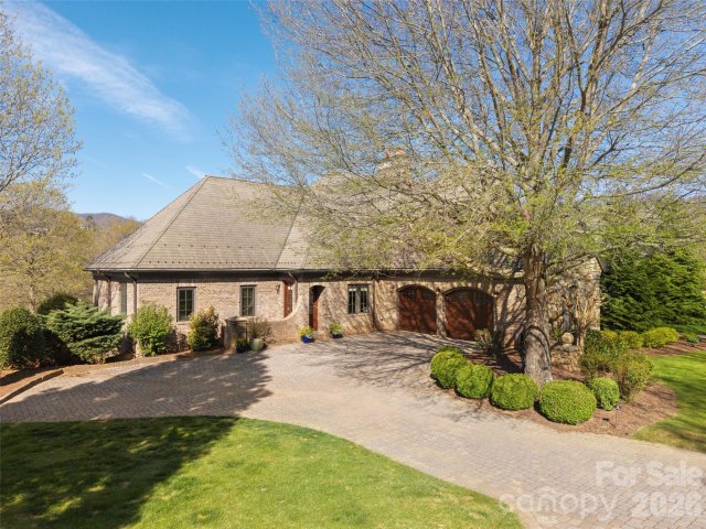 14 Golfside Court active home in The Cliffs At Walnut Cove, Arden, NC
