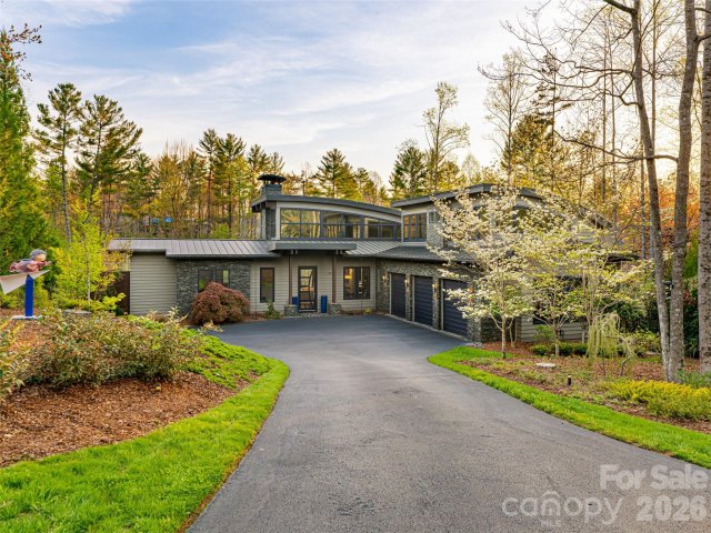 32 Brookline Drive active home in Ramble Biltmore Forest, Asheville, NC